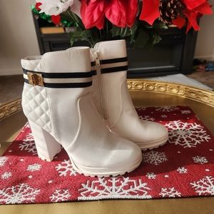 Just fab heels for your holiday or everyday wear